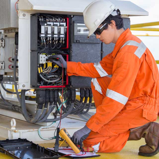 LOTO/PPE to Execute Electrical Operations in Safe Conditions